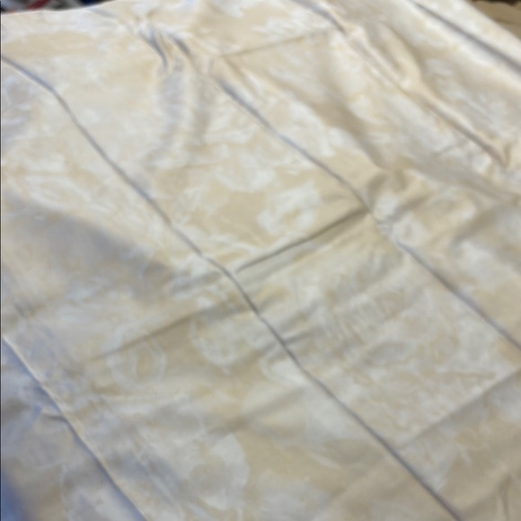 Pottery Barn Cream Buttoned Fabric - Picture 4 of 4